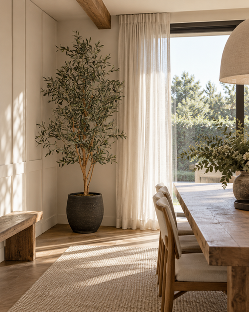 Olivo de varios troncos artificial de 160 cm ambientado en un interior · BOSSVI