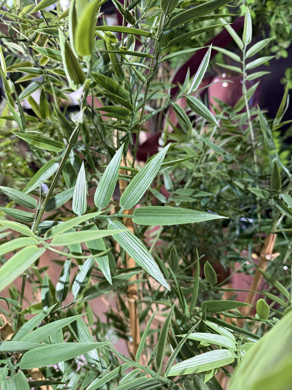 Maceta de bambú artificial de 180 cm, detalle de las hojas · BOSSVI