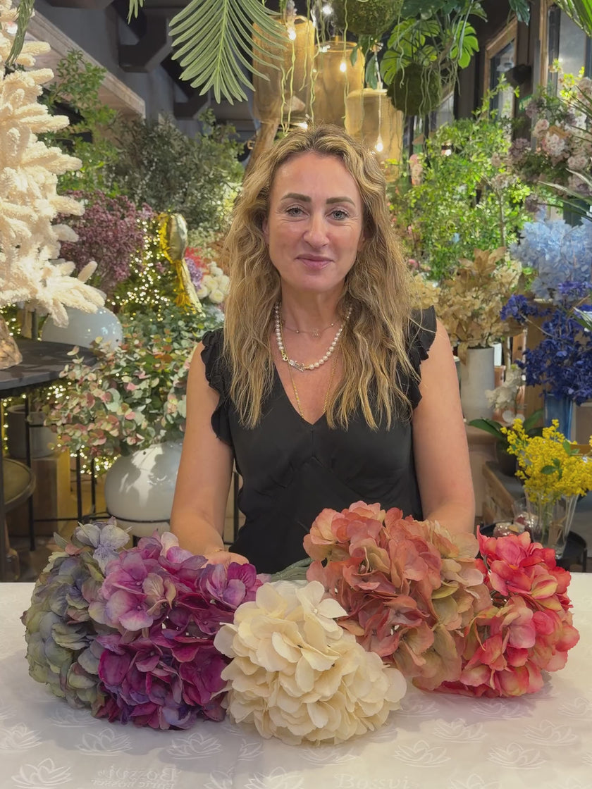 Laia presenta las hortensias Natural Touch en sus cinco colores · BOSSVI